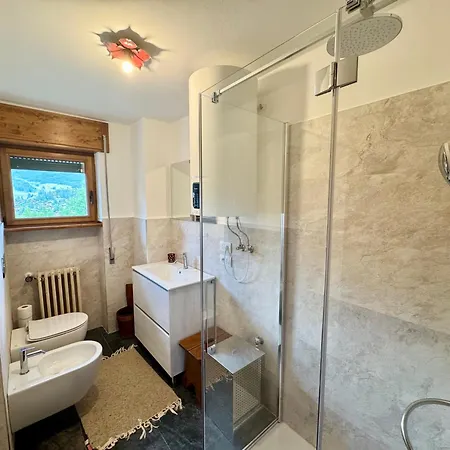 Anna - Center View - *