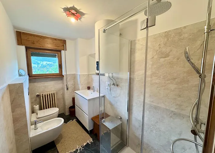 Anna - Center View - *